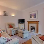 3 Bed In Oc-s018 Scarborough