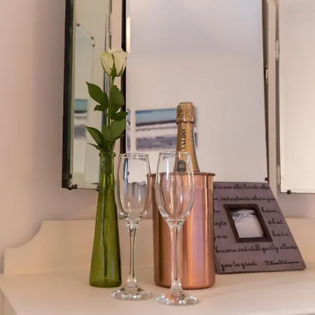 3 Bed In Oc-s018 * Scarborough