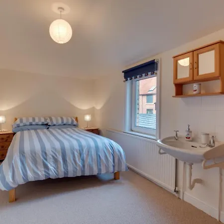 3 Bed In Oc-s018 Scarborough